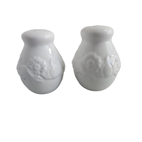 White Ceramic Gravy Boat Salt Pepper Shaker Set Thanksgiving Pumpkin Squash Fall - Picture 7 of 16